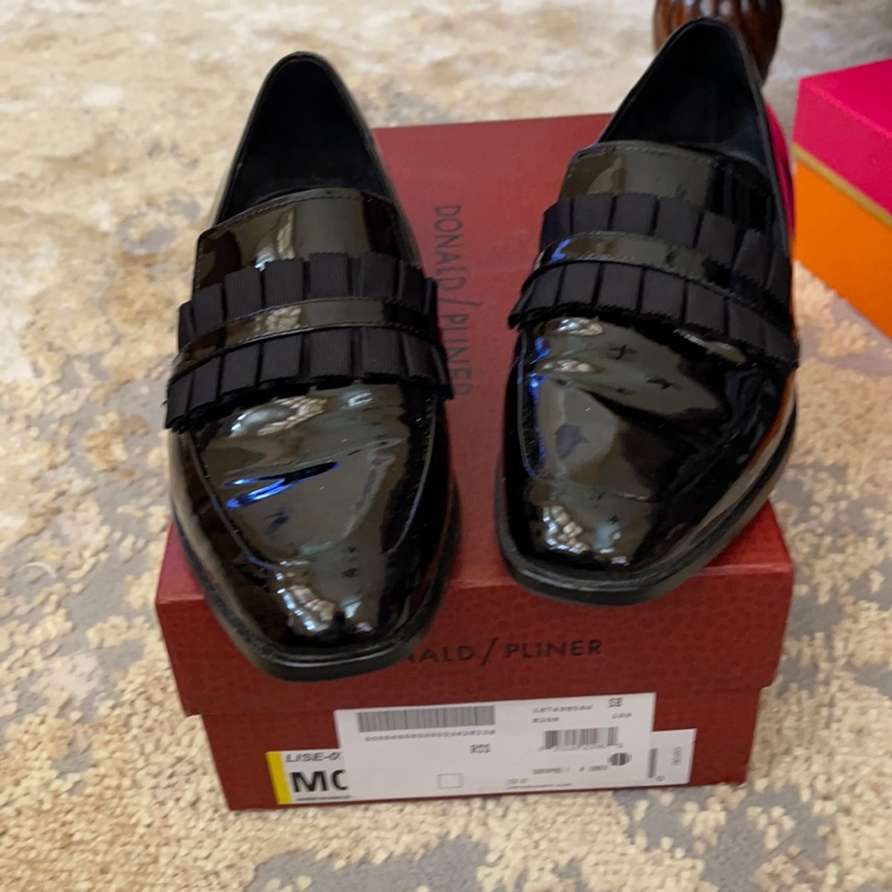Donald Plinear 7 m black patent loafers